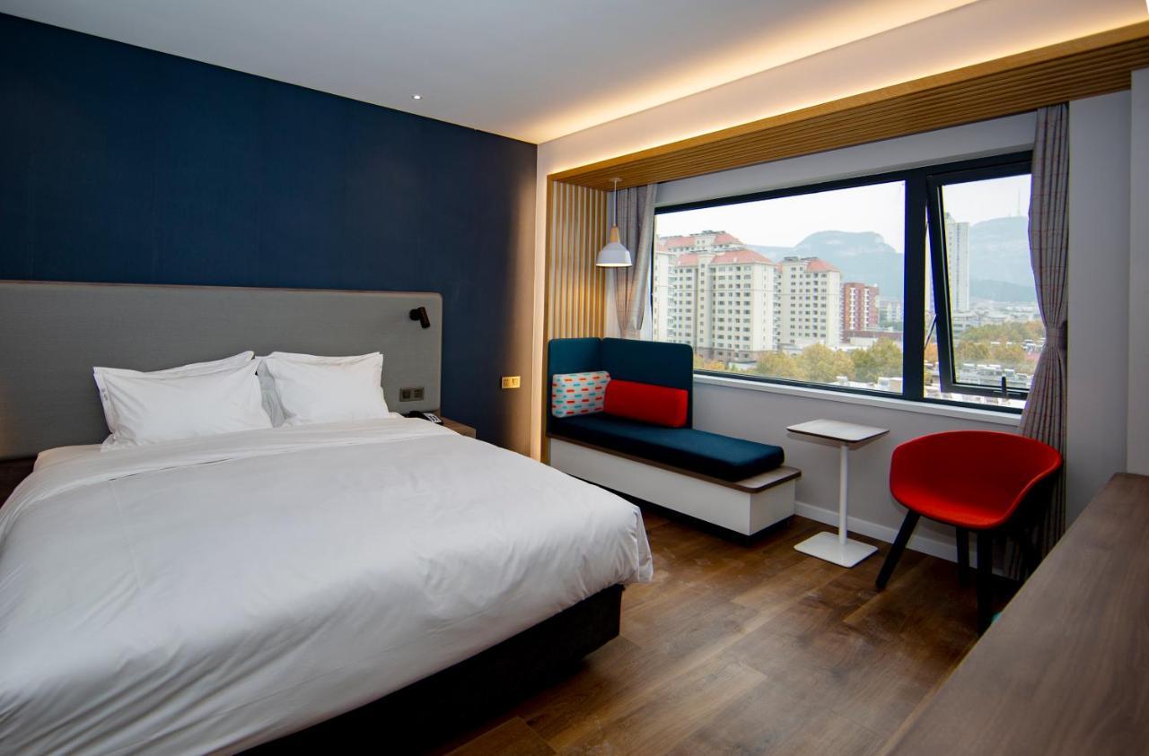 Holiday Inn Express Jinan Jingshi Road, An Ihg Hotel Eksteriør billede