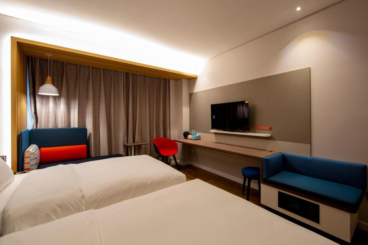 Holiday Inn Express Jinan Jingshi Road, An Ihg Hotel Eksteriør billede