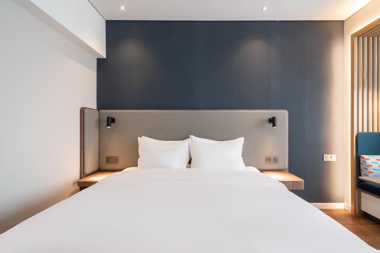 Holiday Inn Express Jinan Jingshi Road, An Ihg Hotel Eksteriør billede