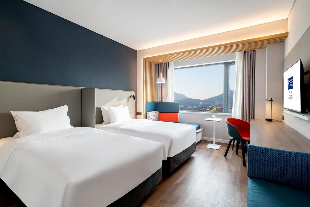 Holiday Inn Express Jinan Jingshi Road, An Ihg Hotel Eksteriør billede