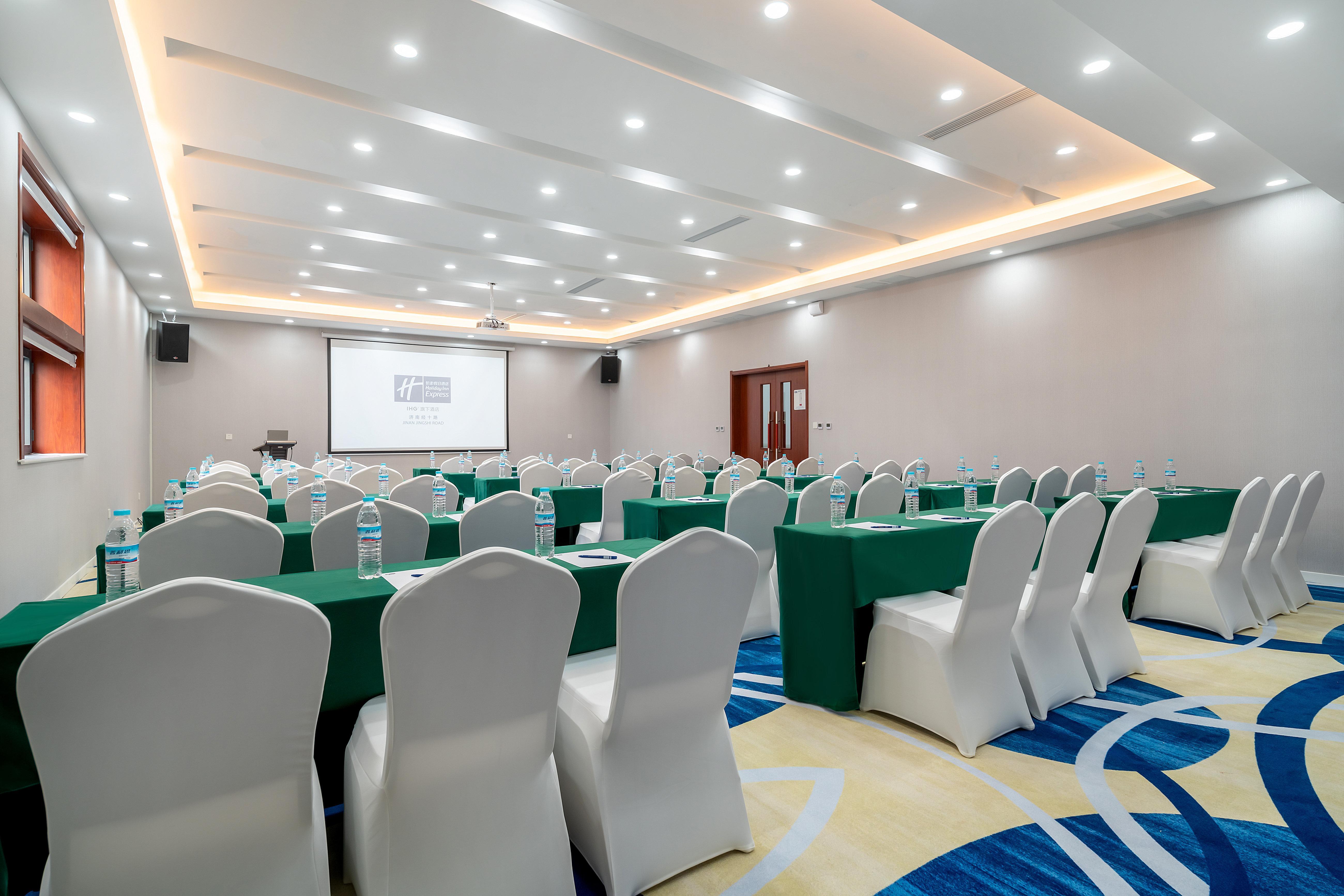 Holiday Inn Express Jinan Jingshi Road, An Ihg Hotel Eksteriør billede