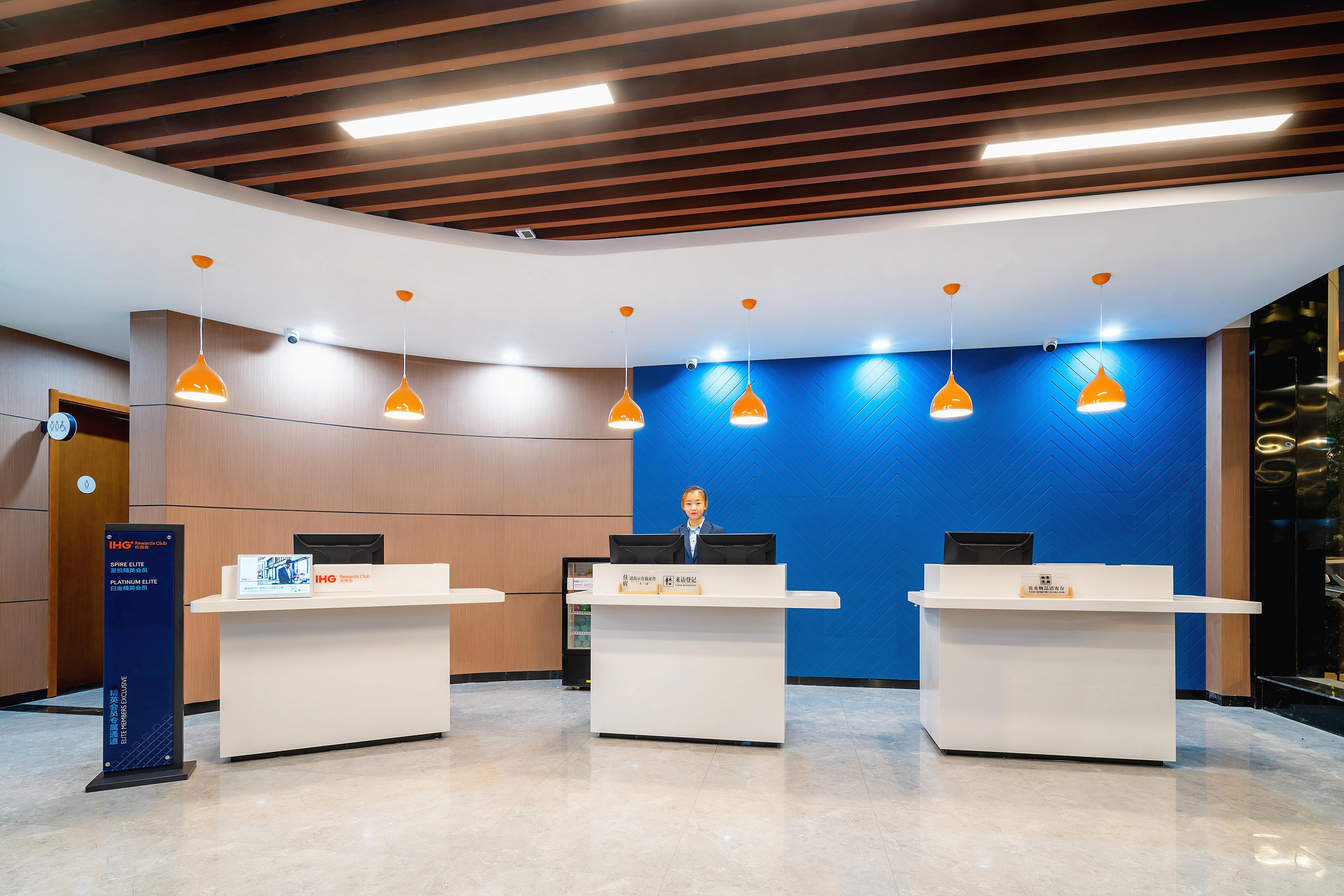 Holiday Inn Express Jinan Jingshi Road, An Ihg Hotel Eksteriør billede